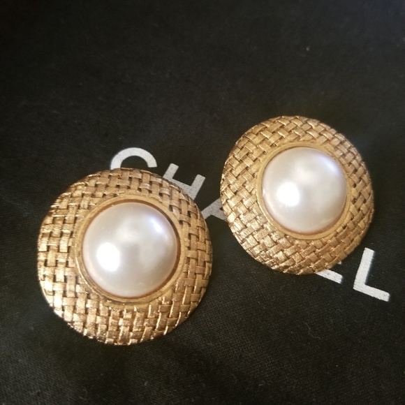 CHANEL Jewelry - Vintage Chanel